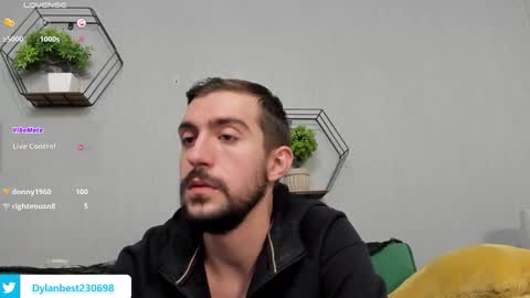 Snapshot of dylan_starxx chatting on November 2025 12:24:02 AM Dylan online show from November 2025 12:24:02 AM