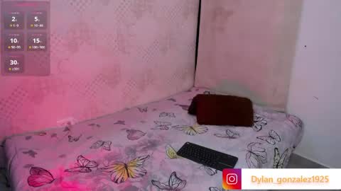 Snapshot of dylan_tturnerr chatting on April 2026 10:43:02 AM Dylan online show from April 2026 10:43:02 AM