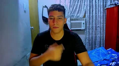 Snapshot of dylan_yvt chatting on December 2024 11:19:01 PM yohe online show from December 2024 11:19:01 PM