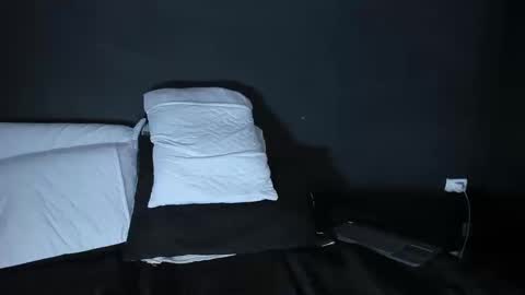 Snapshot of dylanwhite23 chatting on November 2025 03:17:01 AM ---DYLAN--- online show from November 2025 03:17:01 AM