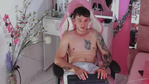 Snapshot of dylanwhite23 chatting on December 2025 03:12:03 AM ---DYLAN--- online show from December 2025 03:12:03 AM