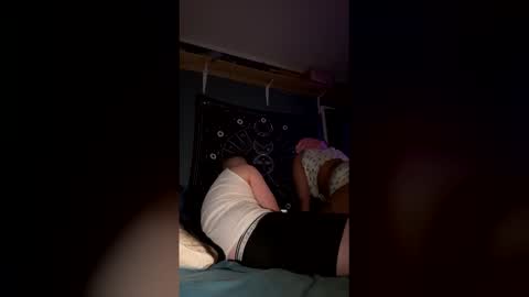 dyshaychick online show from April 2026 07:06:01 AM