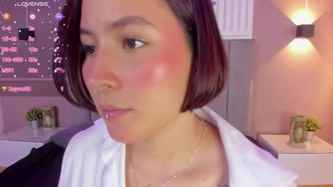 Snapshot of dyvis_22 chatting on January 2025 05:32:01 PM Juana online show from January 2025 05:32:01 PM