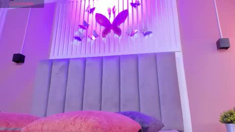 Snapshot of dyvis_22 chatting on September 2025 11:21:02 AM Juana online show from September 2025 11:21:02 AM