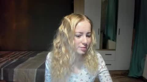 Snapshot of e___lisa chatting on January 2026 04:04:02 AM fansly - yourbestbaby online show from January 2026 04:04:02 AM