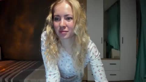 Snapshot of e___lisa chatting on January 2026 04:04:02 AM fansly - yourbestbaby online show from January 2026 04:04:02 AM