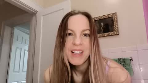 Snapshot of eager_sweetheart chatting on May 2026 03:39:02 PM eager_sweetheart online show from May 2026 03:39:02 PM