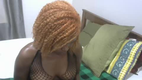 Snapshot of east_queen chatting on December 2024 12:41:02 PM east_queen online show from December 2024 12:41:02 PM