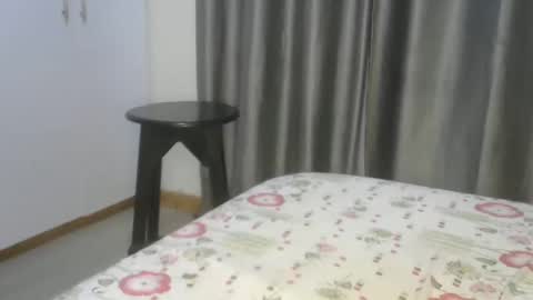 Snapshot of east_queen chatting on January 2025 03:24:02 AM east_queen online show from January 2025 03:24:02 AM