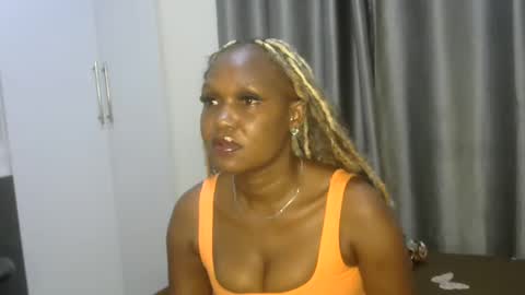 Snapshot of east_queen chatting on January 2025 07:10:02 PM east_queen online show from January 2025 07:10:02 PM