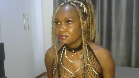 Snapshot of east_queen chatting on February 2025 02:56:02 PM east_queen online show from February 2025 02:56:02 PM