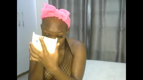 Snapshot of east_queen chatting on February 2025 07:59:02 AM east_queen online show from February 2025 07:59:02 AM
