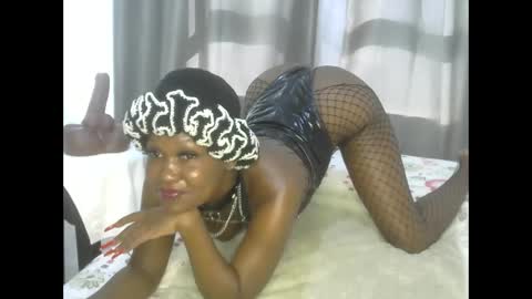 Snapshot of east_queen chatting on February 2025 12:37:02 PM east_queen online show from February 2025 12:37:02 PM