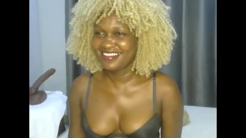 Snapshot of east_queen chatting on February 2025 08:58:02 PM east_queen online show from February 2025 08:58:02 PM
