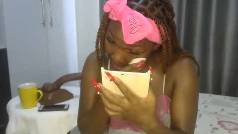 Snapshot of east_queen chatting on March 2025 05:54:02 AM east_queen online show from March 2025 05:54:02 AM