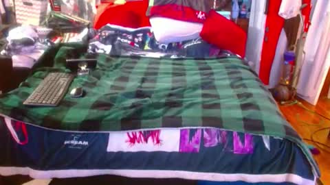 Snapshot of eastbayboy57 chatting on November 2025 05:24:02 PM eastbayboy57 online show from November 2025 05:24:02 PM