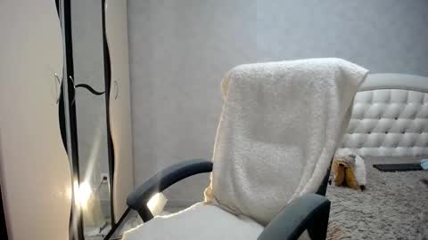 Linda online show from December 2025 07:53:02 PM