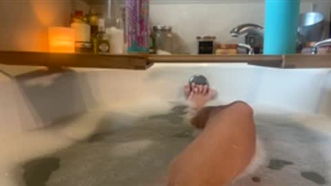 Snapshot of eatme_six9 chatting on June 2026 07:15:02 PM Six online show from June 2026 07:15:02 PM