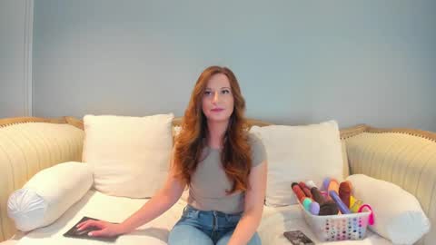 Snapshot of eatmygingersnapps chatting on January 2025 04:13:02 PM Allison online show from January 2025 04:13:02 PM