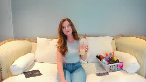 Snapshot of eatmygingersnapps chatting on February 2025 03:32:01 PM Allison online show from February 2025 03:32:01 PM
