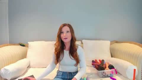 Snapshot of eatmygingersnapps chatting on February 2025 04:00:02 PM Allison online show from February 2025 04:00:02 PM