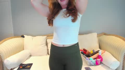 Snapshot of eatmygingersnapps chatting on March 2025 03:52:01 PM Allison online show from March 2025 03:52:01 PM