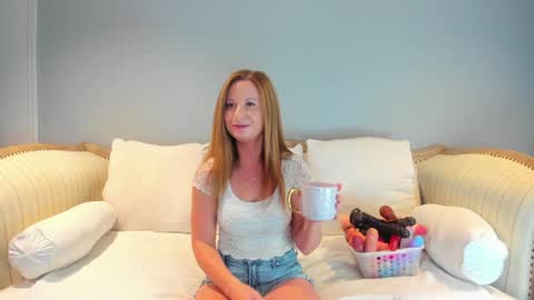 Snapshot of eatmygingersnapps chatting on September 2025 03:02:01 PM Allison online show from September 2025 03:02:01 PM