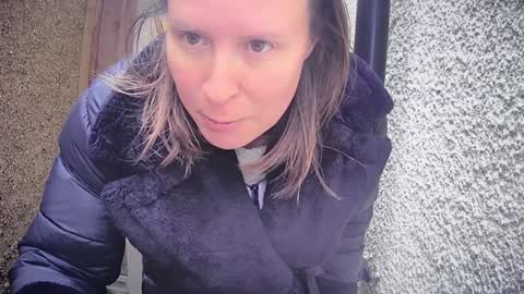 Nadia Ferreira  online show from February 2026 11:58:02 AM