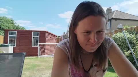 Nadia Ferreira  online show from June 2026 10:15:01 AM