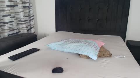 Angelina online show from December 2025 07:54:02 PM