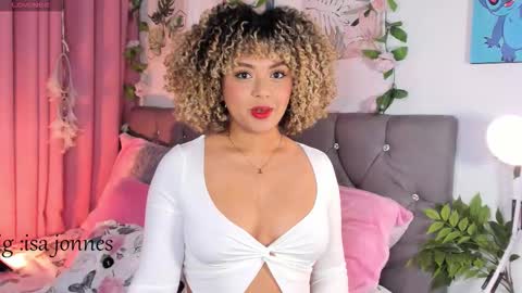Snapshot of ebony_curly2 chatting on February 2026 11:36:01 PM isa online show from February 2026 11:36:01 PM