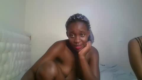 Snapshot of ebony_doll11 chatting on November 2025 01:04:02 AM melons online show from November 2025 01:04:02 AM