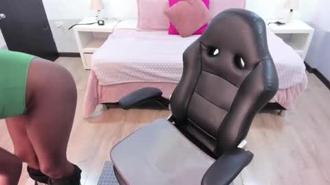 ebony_fantasy2 online show from September 2025 12:18:01 PM