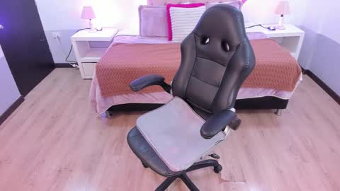 ebony_fantasy2 online show from September 2025 11:47:01 AM