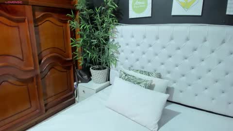 ebony_katterin online show from October 2025 11:00:02 AM