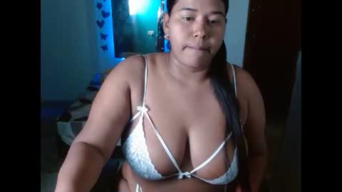 ebony_luna1 online show from June 2026 08:08:01 PM