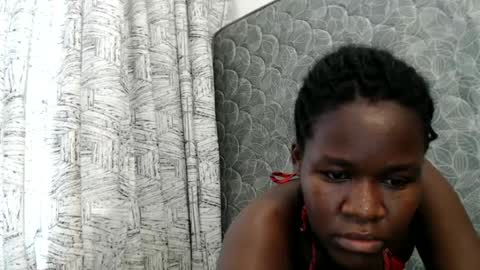 Snapshot of ebony_lynne chatting on June 2026 01:01:02 PM ebony_lynne online show from June 2026 01:01:02 PM