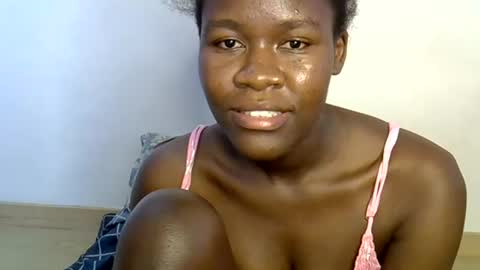 Snapshot of ebony_lynne chatting on July 2026 07:09:02 AM ebony_lynne online show from July 2026 07:09:02 AM