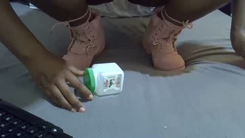 ebony_maria online show from October 2025 08:04:01 AM