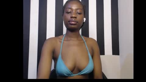 Snapshot of ebony_petitequeen chatting on December 2025 12:42:02 PM Ella online show from December 2025 12:42:02 PM