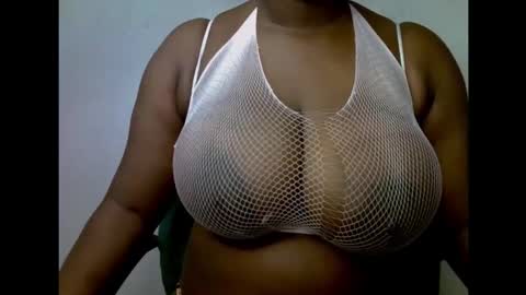 Snapshot of ebony_plumx12 chatting on September 2025 01:02:01 PM Prisy online show from September 2025 01:02:01 PM