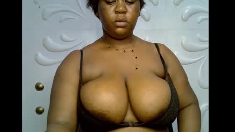 Snapshot of ebony_plumx12 chatting on November 2025 11:14:01 PM Prisy online show from November 2025 11:14:01 PM