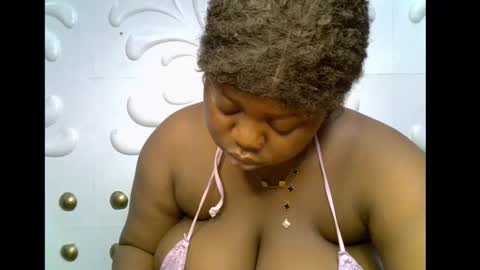 Snapshot of ebony_plumx12 chatting on November 2025 11:20:02 AM Prisy online show from November 2025 11:20:02 AM