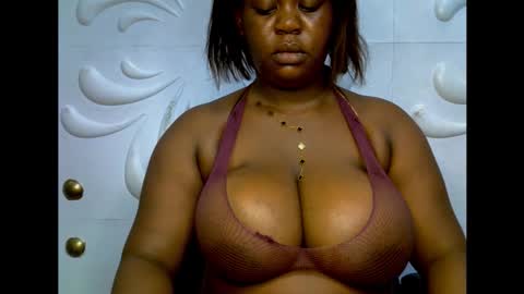 Snapshot of ebony_plumx12 chatting on November 2025 08:19:01 PM Prisy online show from November 2025 08:19:01 PM