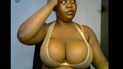 Snapshot of ebony_plumx12 chatting on December 2025 07:47:02 AM Prisy online show from December 2025 07:47:02 AM