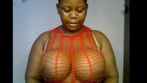 Snapshot of ebony_plumx12 chatting on December 2025 08:04:01 PM Prisy online show from December 2025 08:04:01 PM