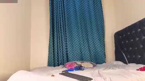 Snapshot of ebony_remy chatting on June 2026 07:31:02 PM ebony_remy online show from June 2026 07:31:02 PM