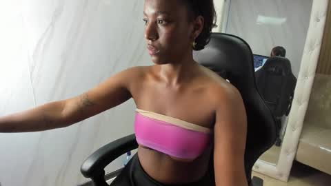 Snapshot of ebony_rose_tf chatting on September 2025 10:55:01 PM ebony_rose_tf online show from September 2025 10:55:01 PM