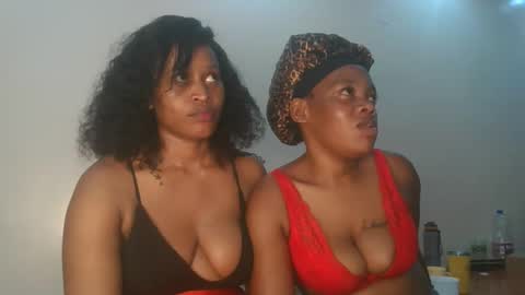 Snapshot of ebony_squiter chatting on December 2025 08:14:02 PM Ebony squiter online show from December 2025 08:14:02 PM