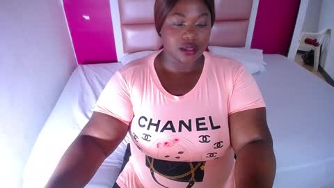 Snapshot of ebony_sugar_mommy chatting on December 2024 03:20:01 AM MILENA online show from December 2024 03:20:01 AM
